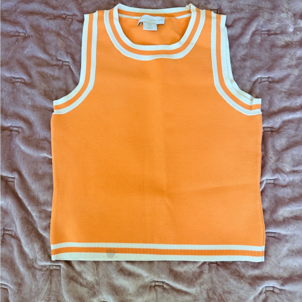 House of Harlow 1960 Orange Knit Set with White Trim - Picture 5 of 7